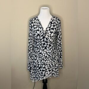 La Cera Black and White Leaf Print Women's Top